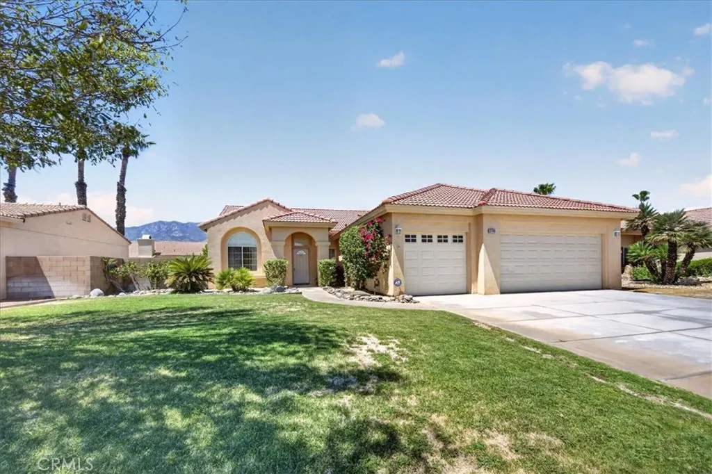 27745 Avenida Maravilla