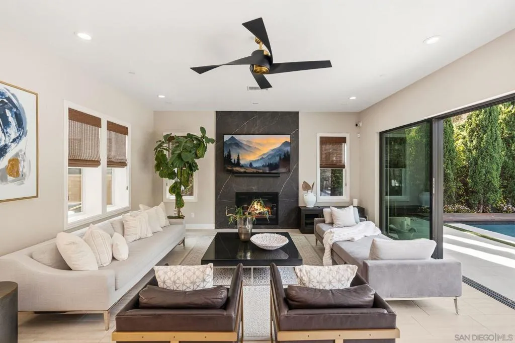 4720 Borden, Carlsbad, California 92010 — photo 4
