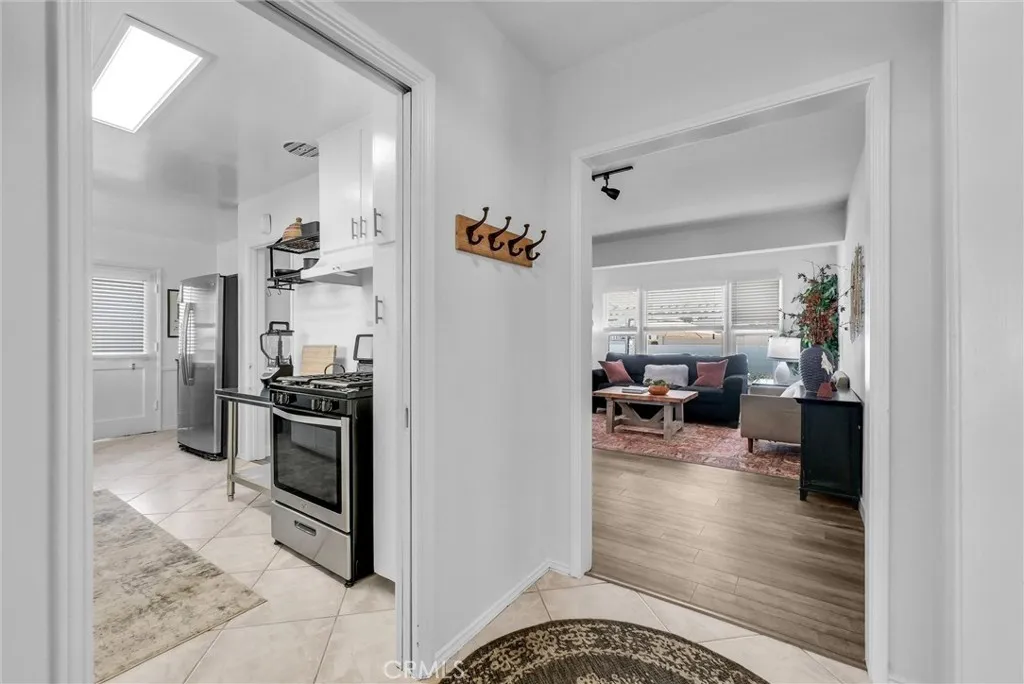1204 Riverside, Fullerton, California 92831 — photo 4