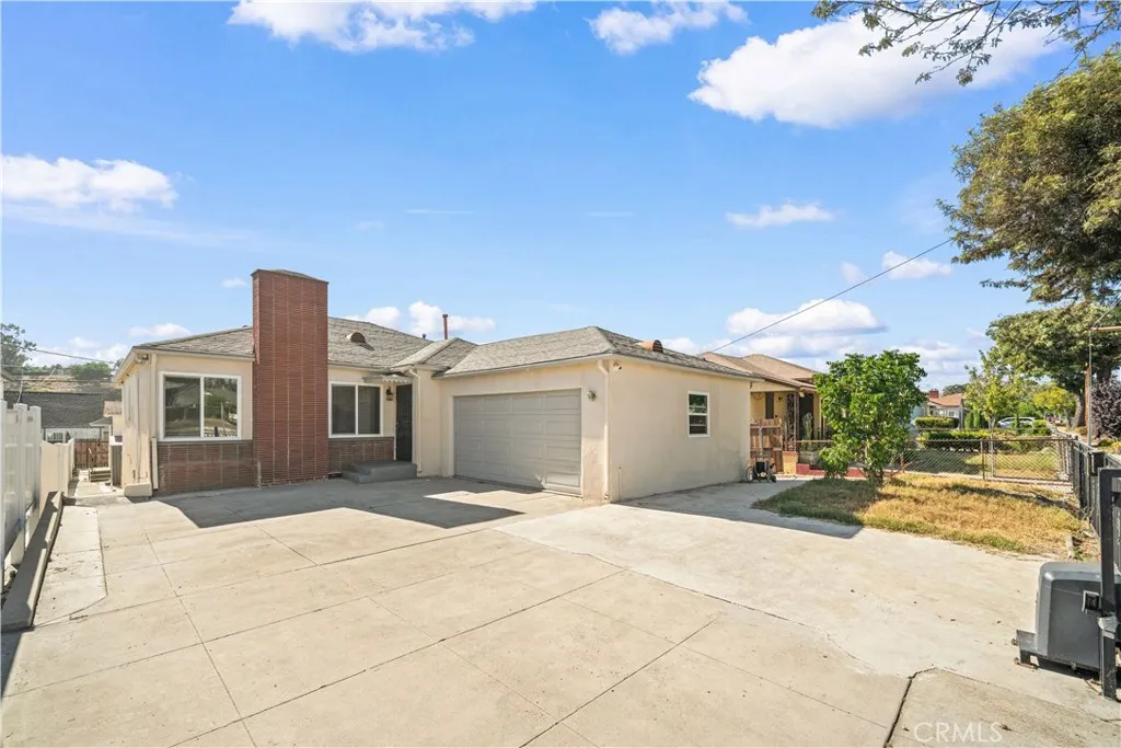 2057 N Eastern