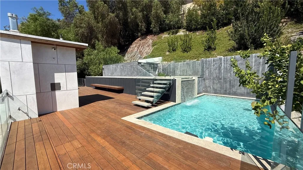 Pool 1, Roof Top