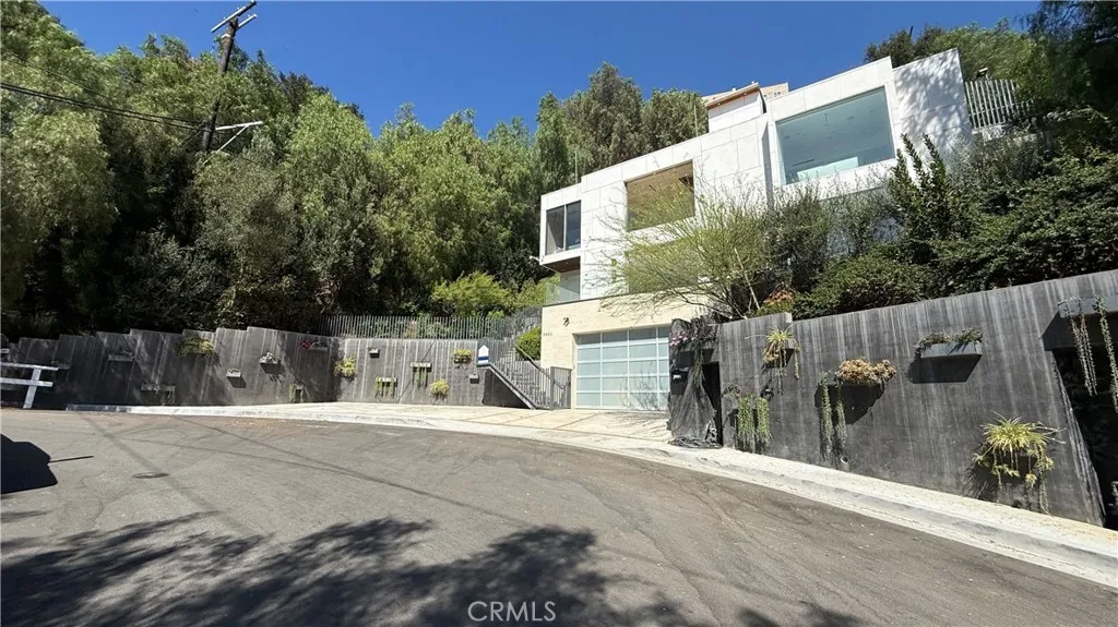 3901 Avenida Del Sol, Studio City, California 91604 — photo 5