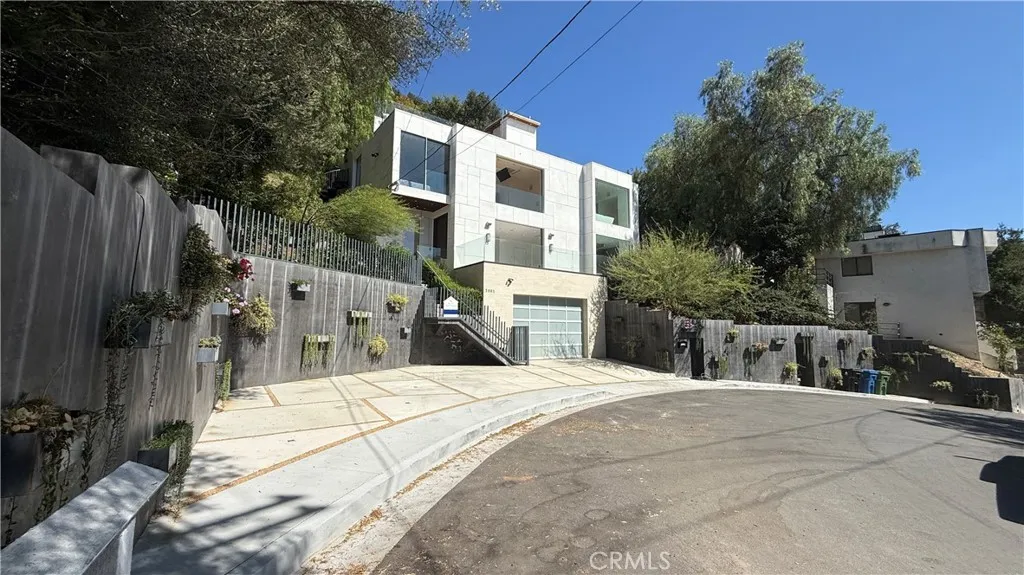 3901 Avenida Del Sol, Studio City, California 91604 — photo 4