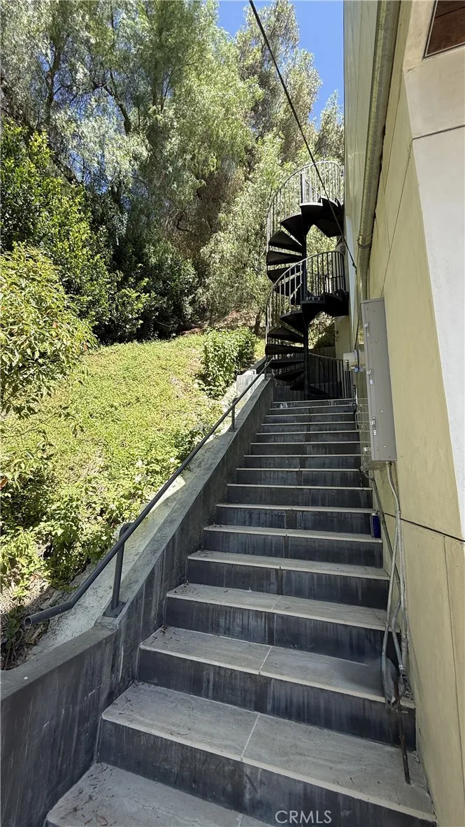 side stairs outside the house