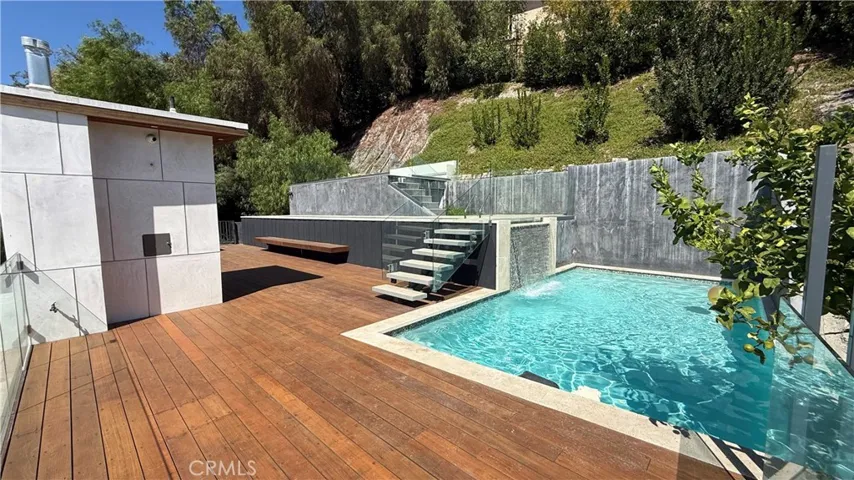 Pool 1, Roof Top