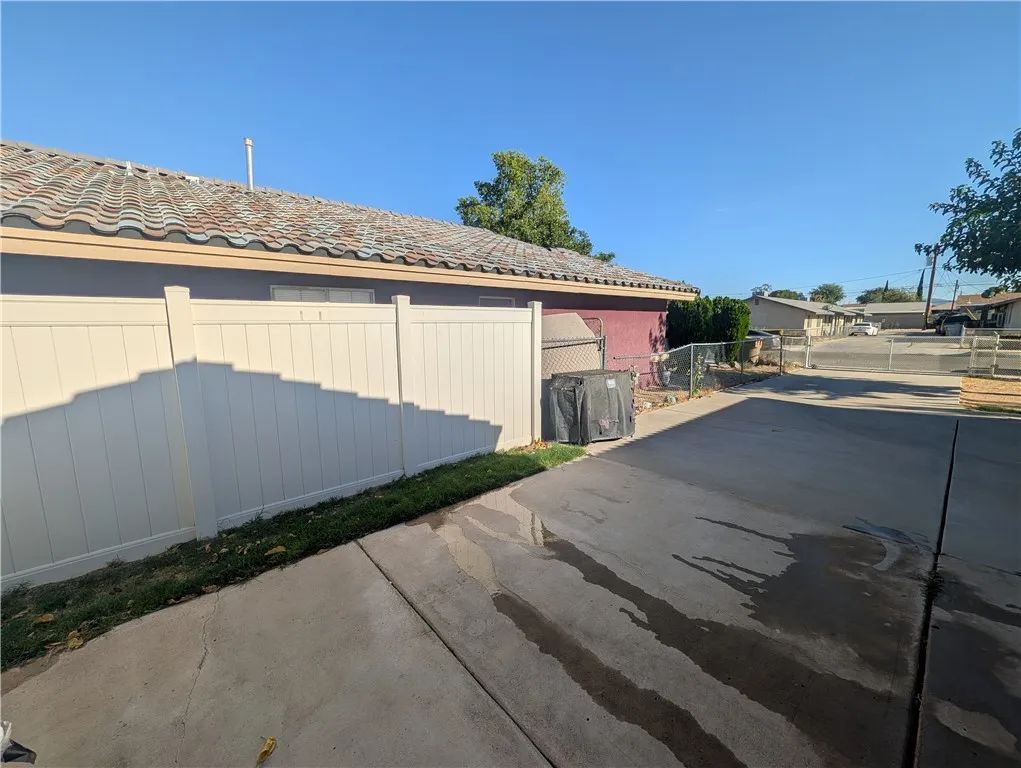 16410 Smoke Tree, Hesperia, California 92345 — photo 5