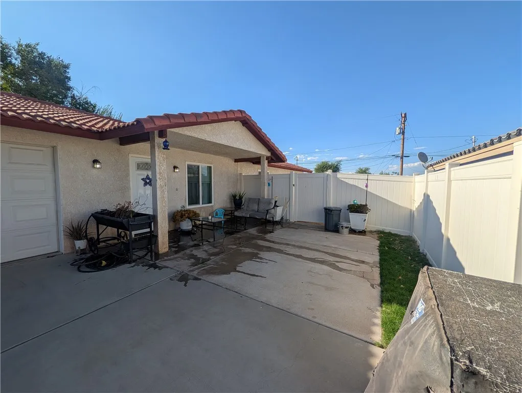 16410 Smoke Tree, Hesperia, California 92345 — photo 4