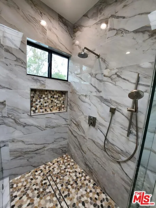 Master Shower 1