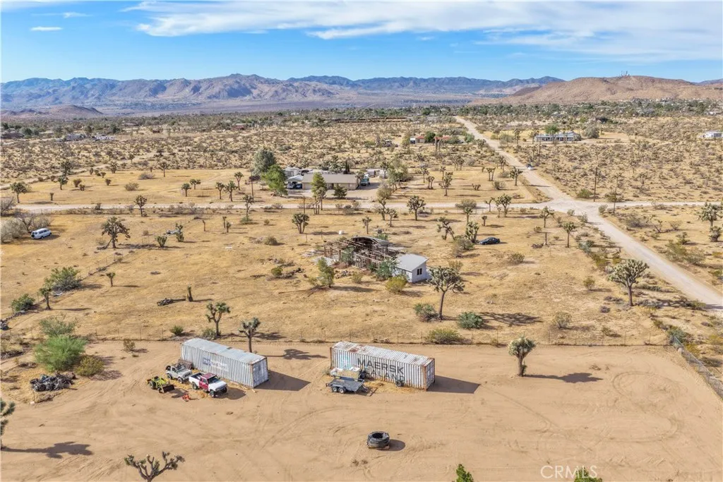 58824 Mesa Dr, Yucca Valley, California 92284 — photo 4