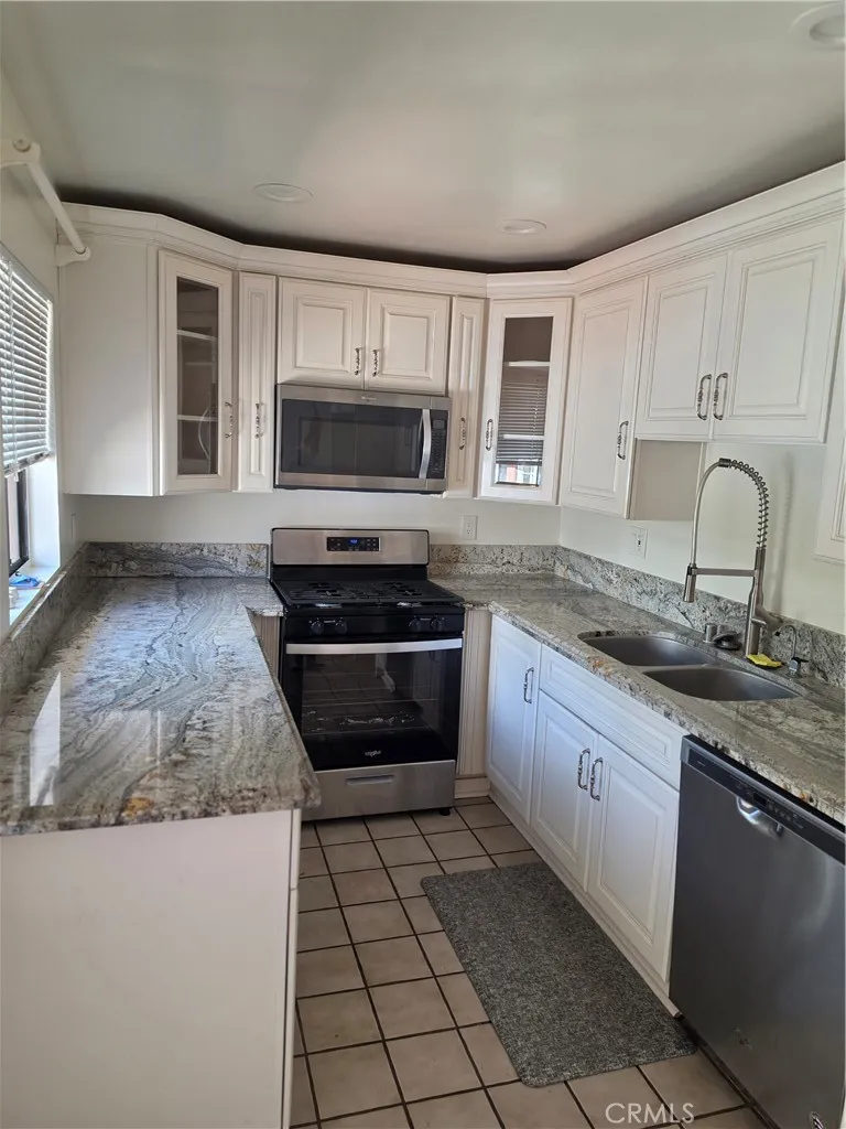 2212 Laurel, Newport Beach, California 92663 — photo 5