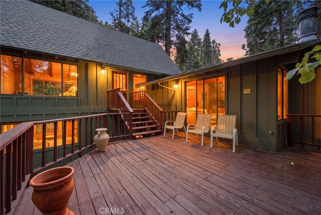 745 Kuffel Canyon