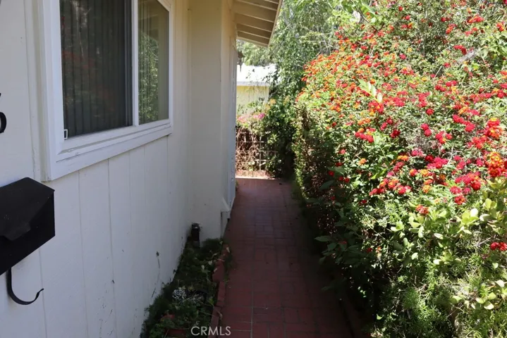 18616 Lassen Street, Northridge, California 91324 — photo 5