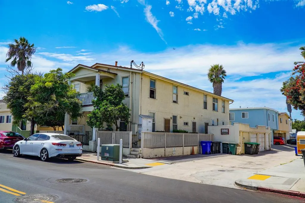 2114 Abbott St., San Diego, California 92107 — photo 4