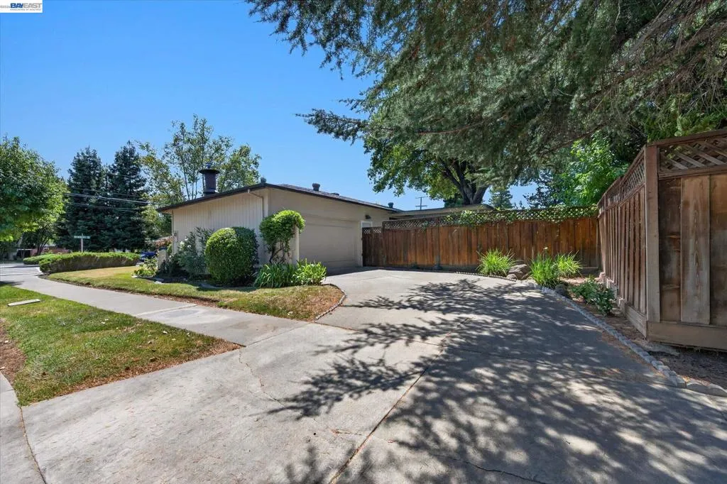 Driveway Driveway