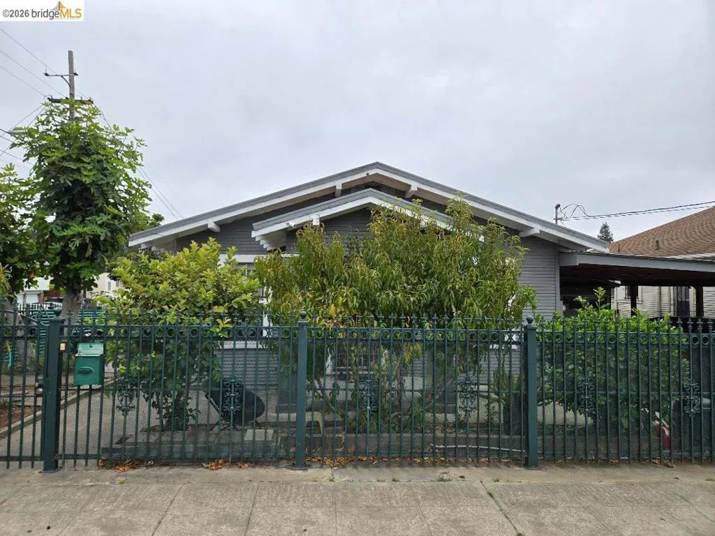 2840 22nd Ave