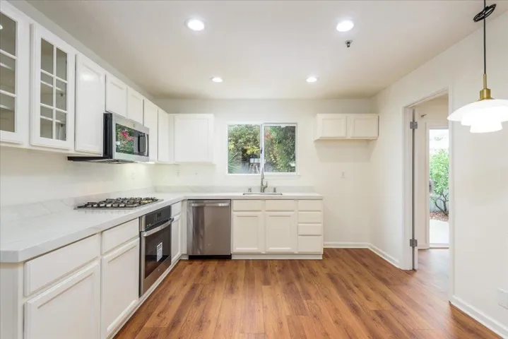 3 Bay, San Mateo, California 94401 — photo 4