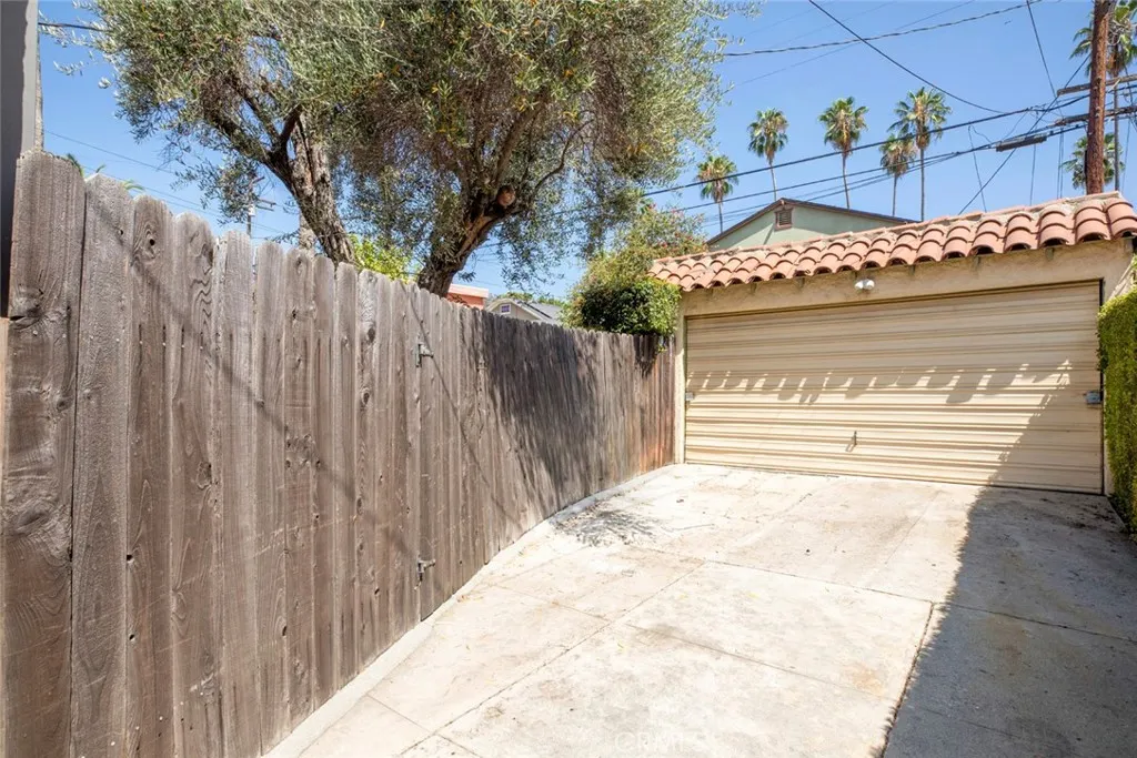 4909 York, Los Angeles, California 90042 — photo 4