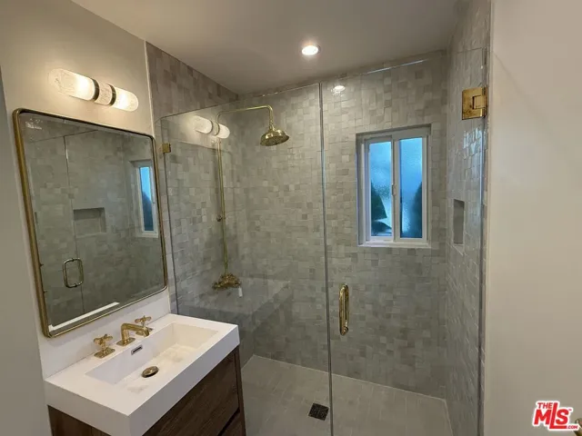 Guest House Bathroom