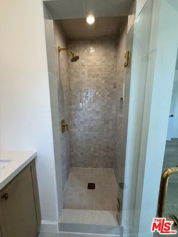 Guest House Shower