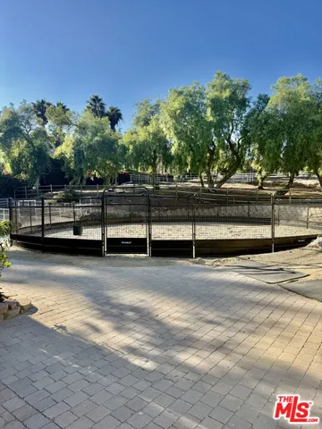 New Round Pen