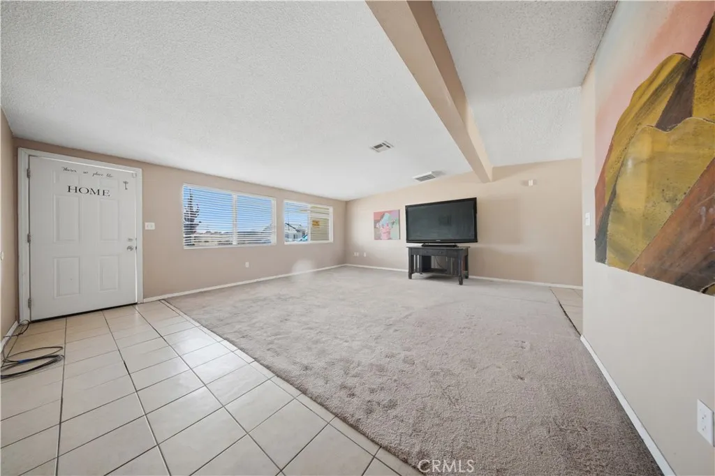 8672 Ironwood, California City, California 93505 — photo 4