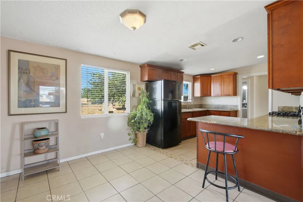 8672 Ironwood, California City, California 93505 — photo 5