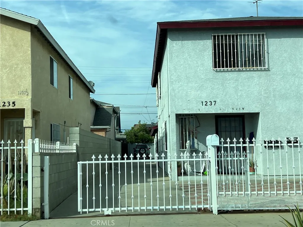 1237 E 28th, Los Angeles, California 90011 — photo 4