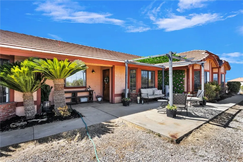 11778 Buffalo, Hesperia, California 92344 — photo 5