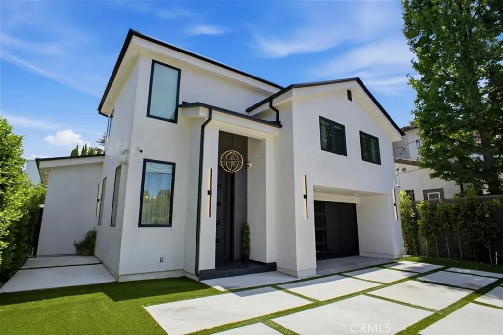 4342 Noble Ave