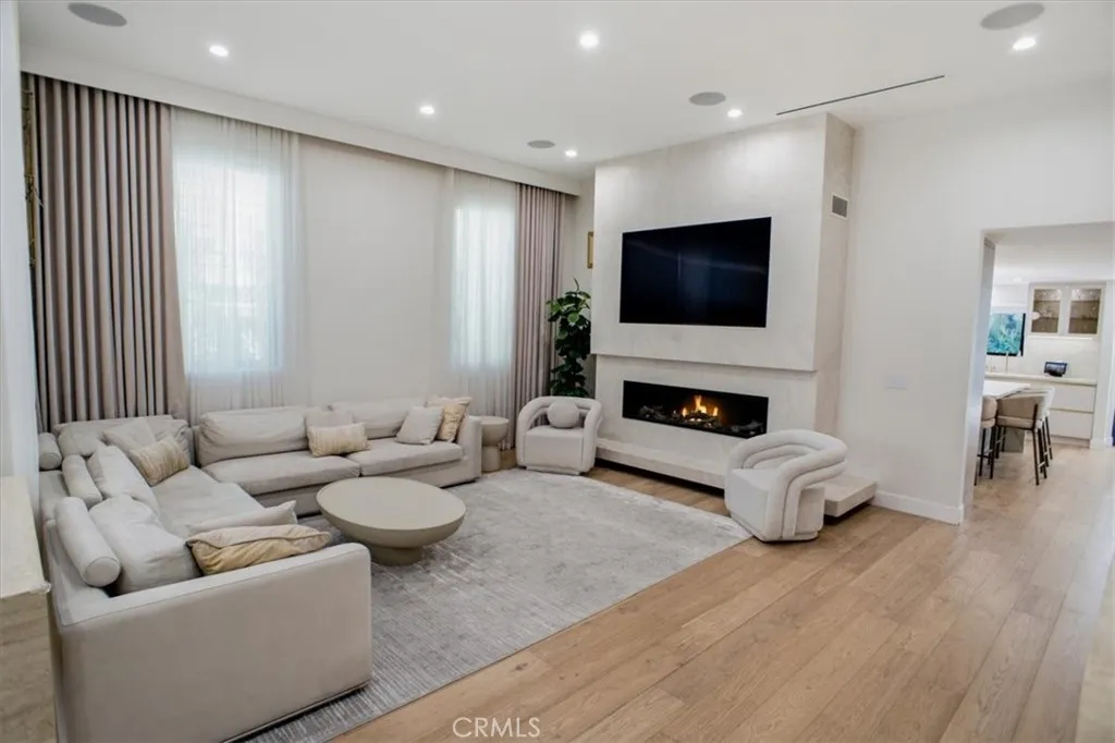 4342 Noble Avenue, Sherman Oaks, California 91403 — photo 4