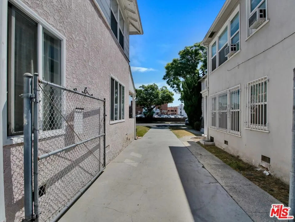 3663 S Victoria Avenue, Los Angeles, California 90016 — photo 5