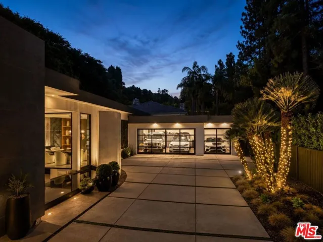 1049 Loma Vista Drive, Beverly Hills, California 90210 — photo 5