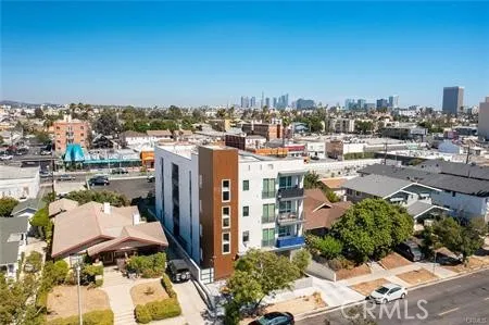 222 N Manhattan, Los Angeles, California 90004 — photo 5