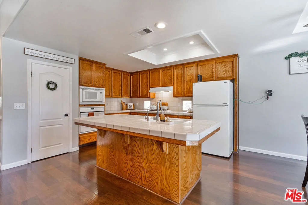 1459 Hillsboro Avenue, Madera, California 93637 — photo 5