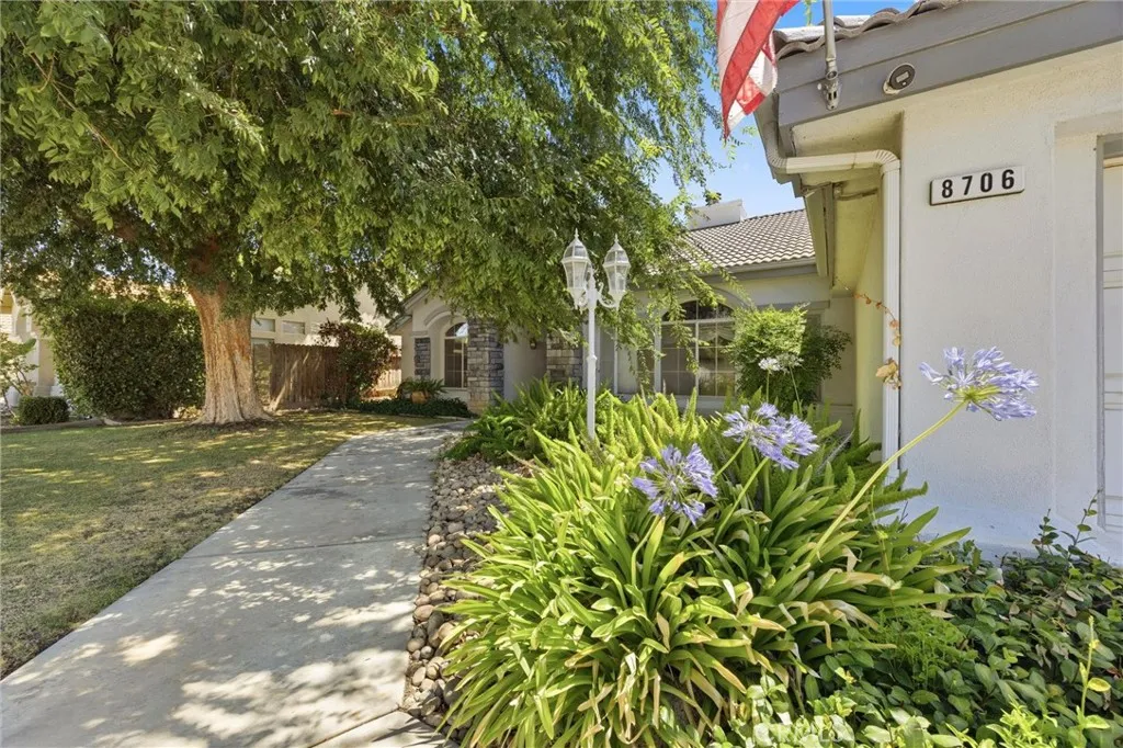 8706 Dalby Court, Bakersfield, California 93313 — photo 4