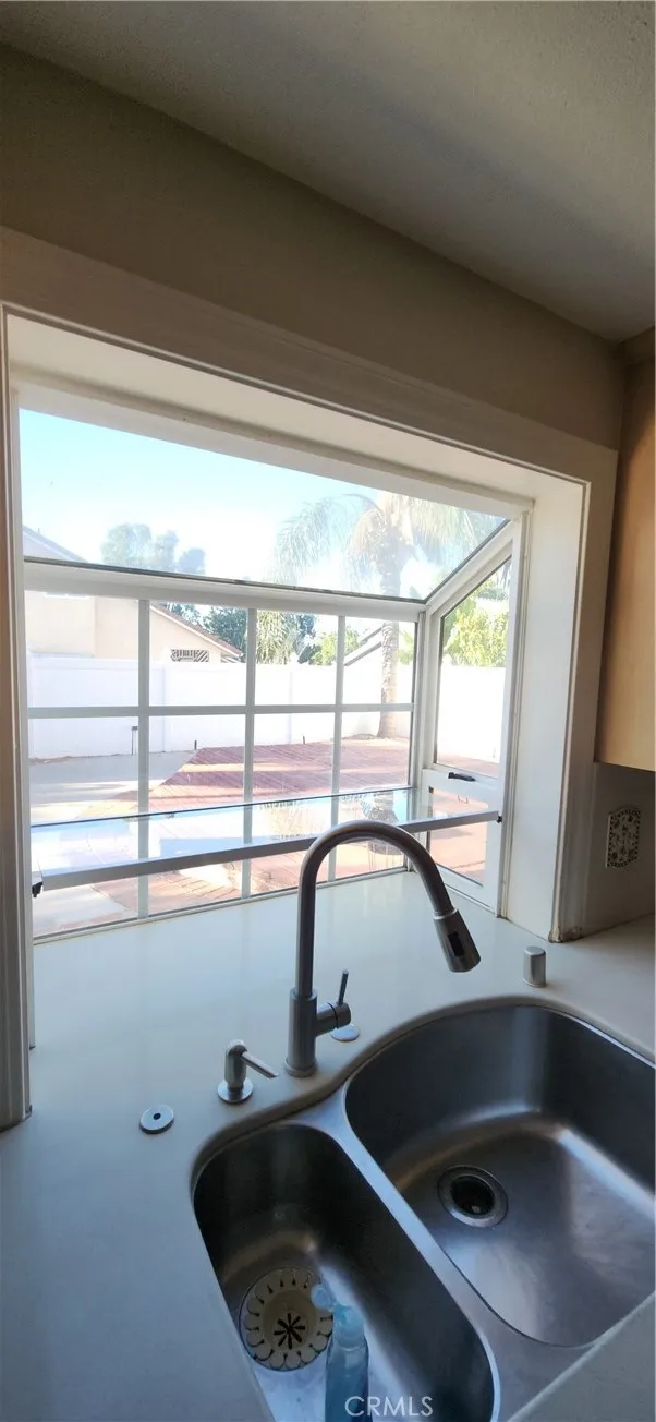 1267 Regent, Corona, California 92882 — photo 5