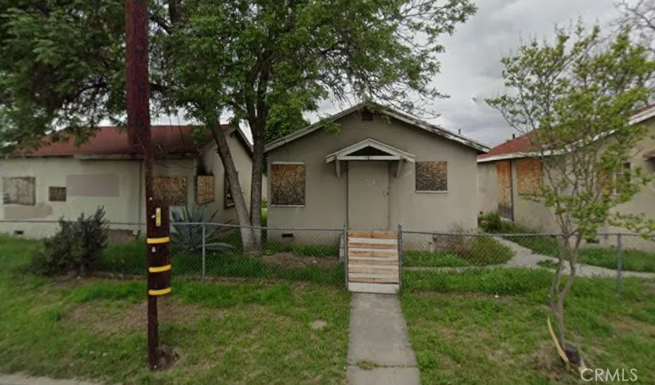 490 S Pershing Ave