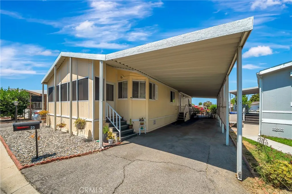 27361 Sierra 23, Canyon Country, California 91351 — photo 4