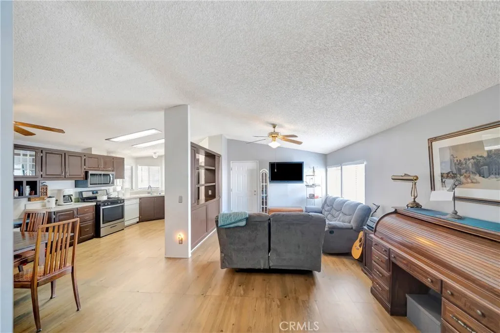 27361 Sierra 23, Canyon Country, California 91351 — photo 5