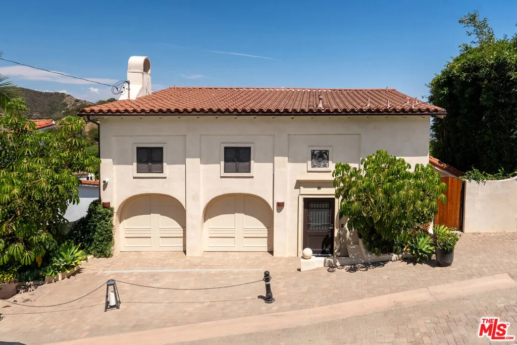 1364 Angelo Dr