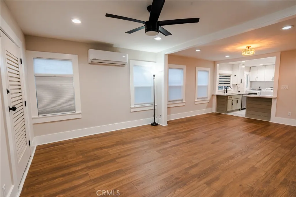 5604 S Manhattan Place, Other, California 90062 — photo 4