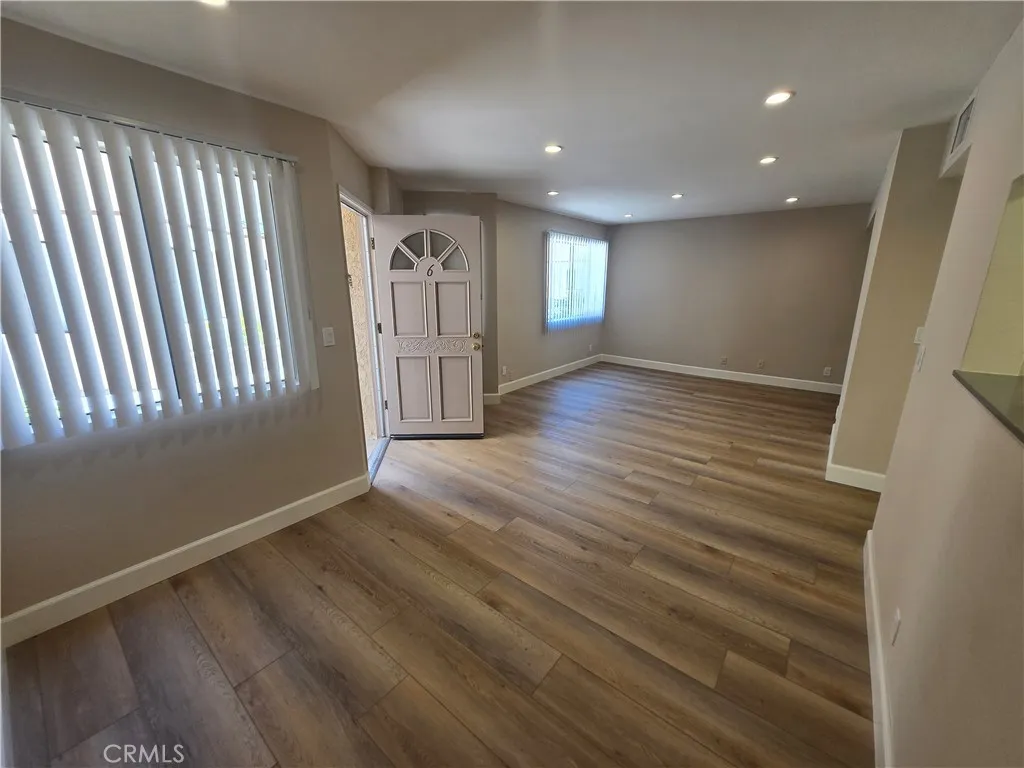 1010 E Maple 6, Glendale, California 91205 — photo 4