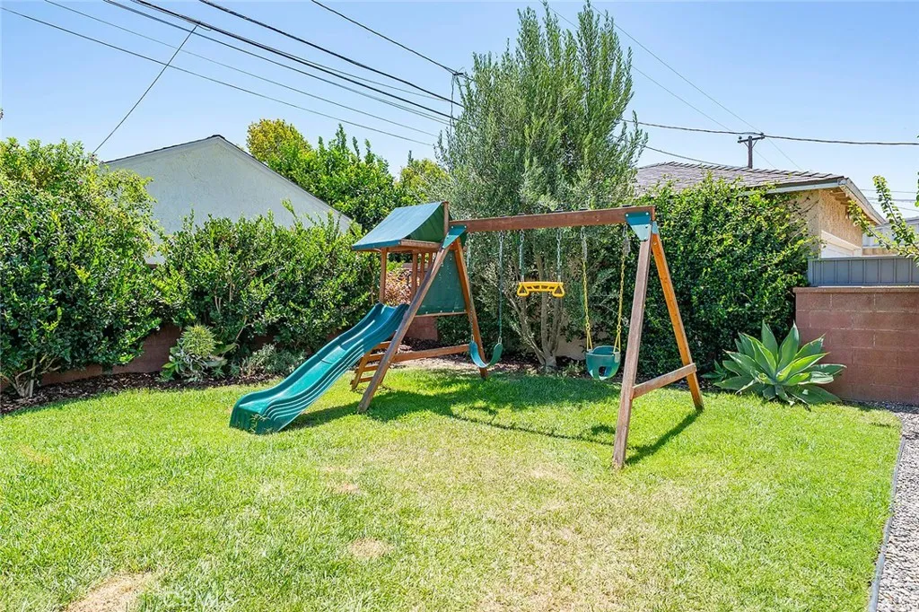 4338 Palo Verde, Lakewood, California 90713 — photo 4