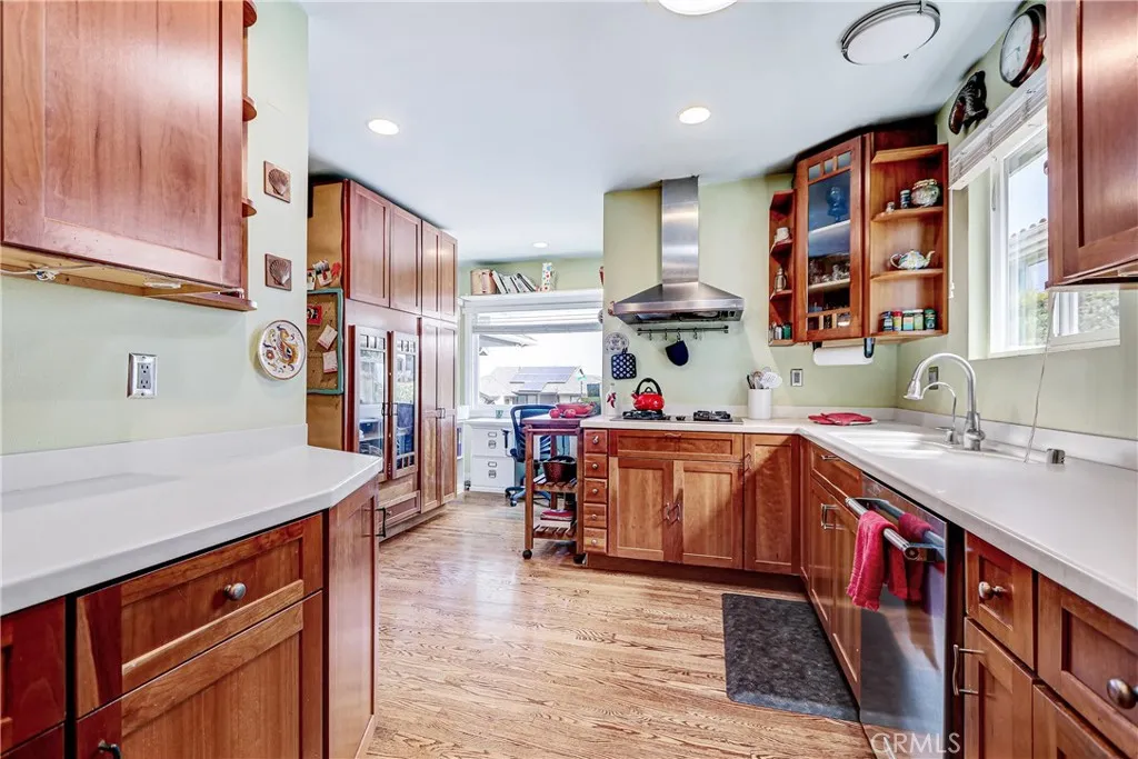 126 Calle De Arboles, Torrance, California 90277 — photo 5