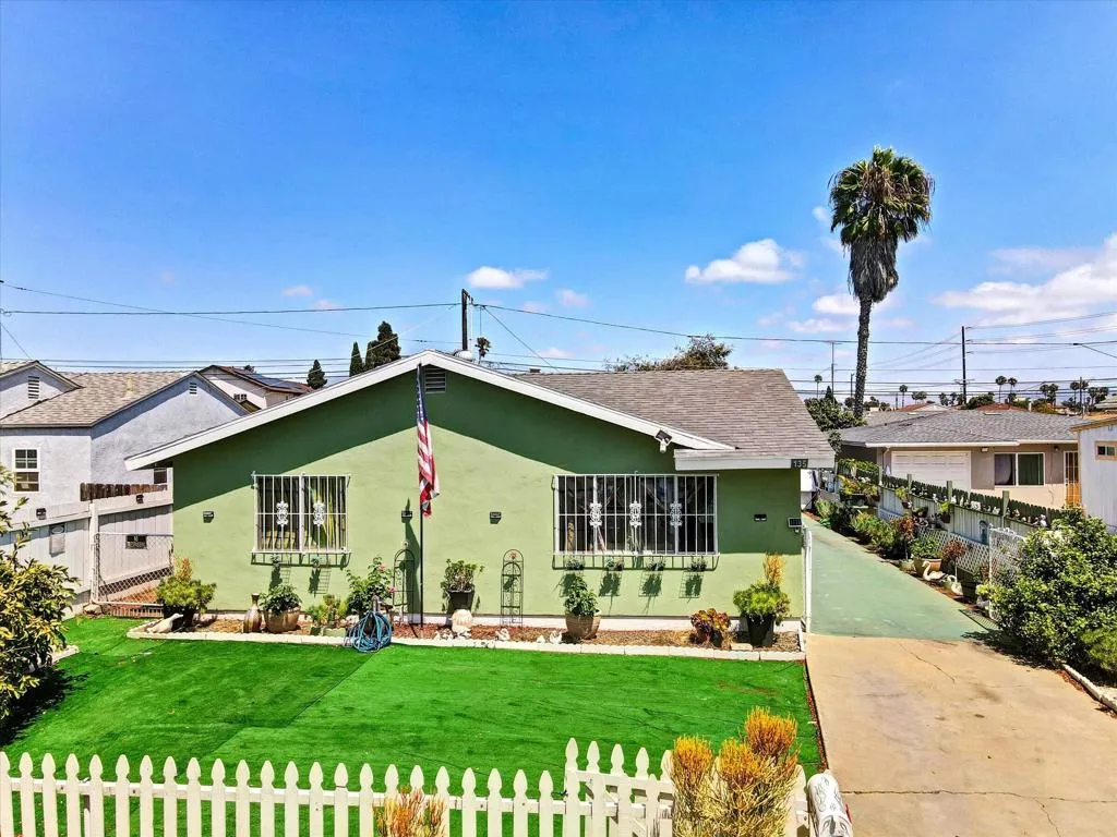 135 Woodlawn Ave