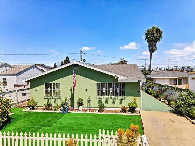 01-135 Woodlawn Ave-1