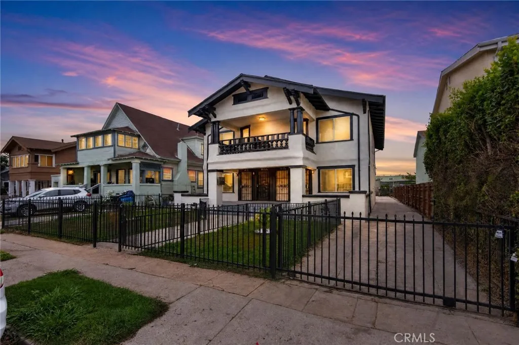 611 W 46th