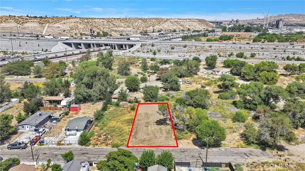 15780 Cottonwood, Victorville, California 92395 — photo 4