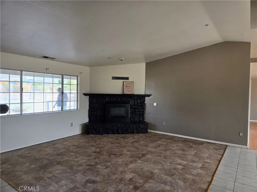31186 Stanley, Lucerne Valley, California 92356 — photo 4