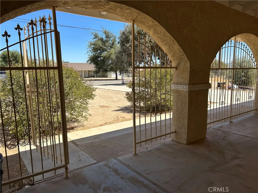 17035 Deodar, Hesperia, California 92345 — photo 4